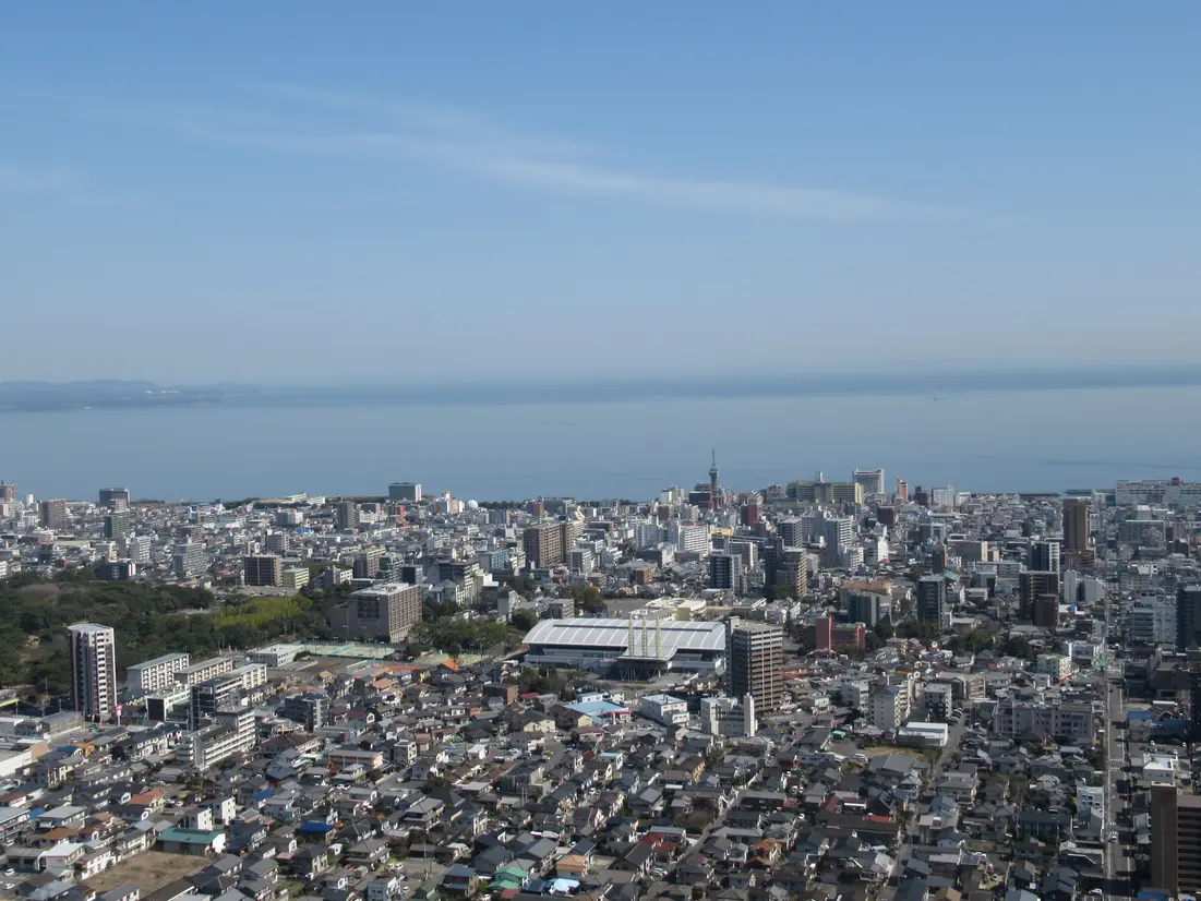 観覧車内から見える別府市街と別府湾の絶景
