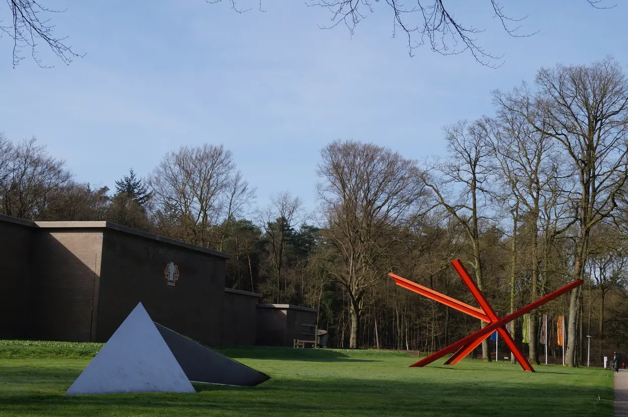 デ・ホーヘ・フェルウェ国立公園内にあるクレラー・ミュラー美術館