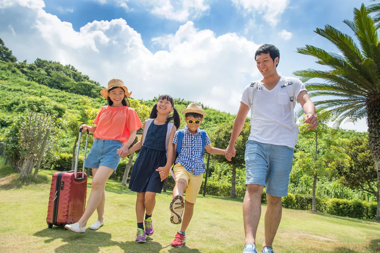 家族旅行 イメージ