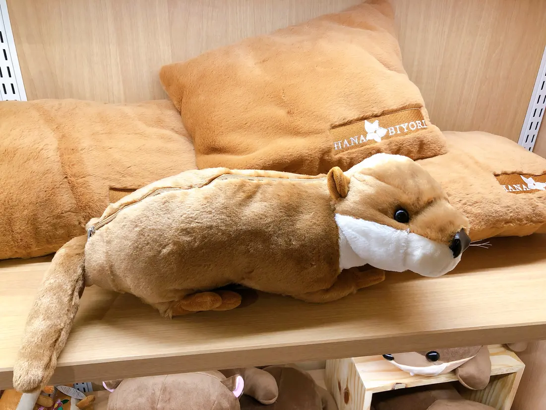 変身カワウソクッション