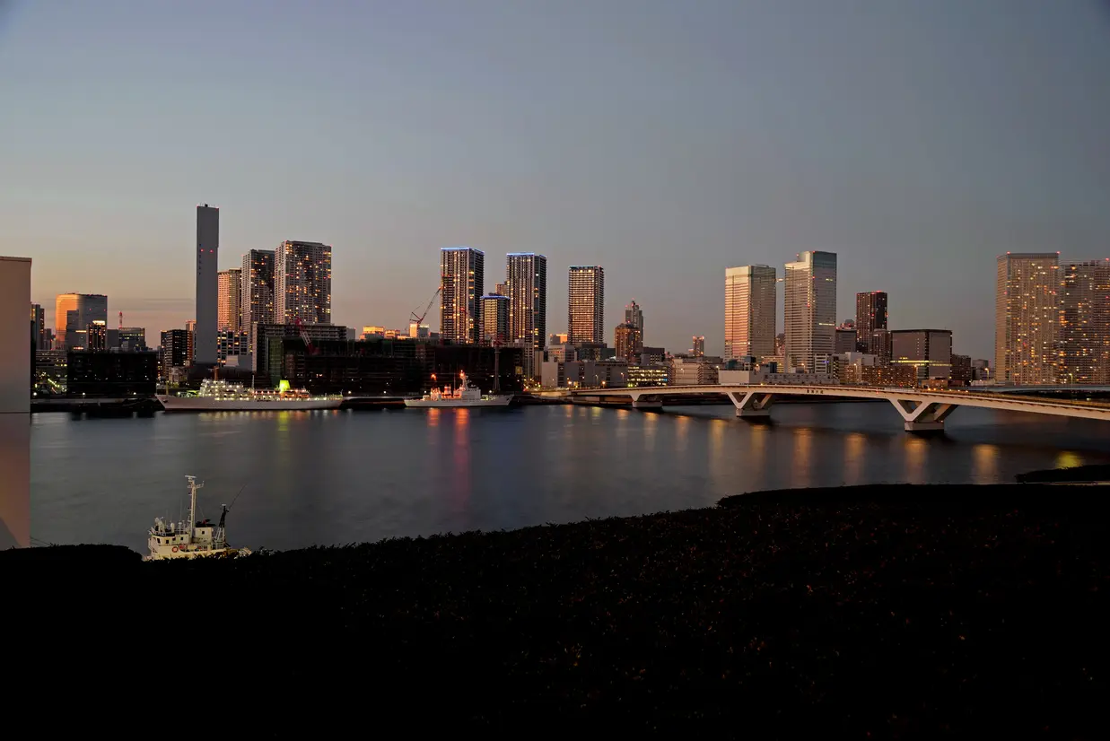 屋上から見た夕暮れ時の景色