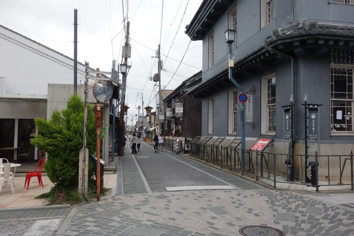 黒壁スクエア