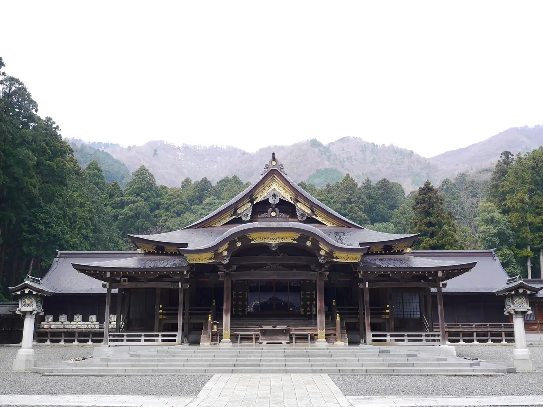 彌彦神社