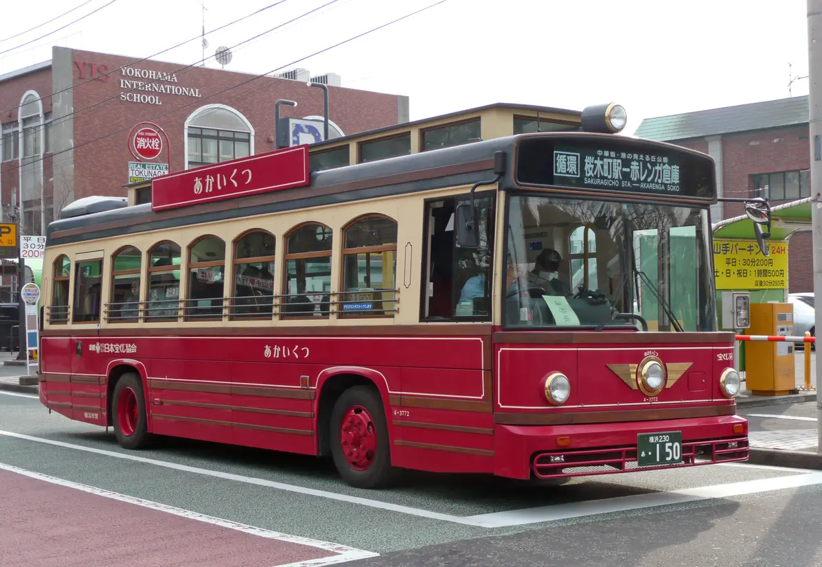 あかいくつ　バス