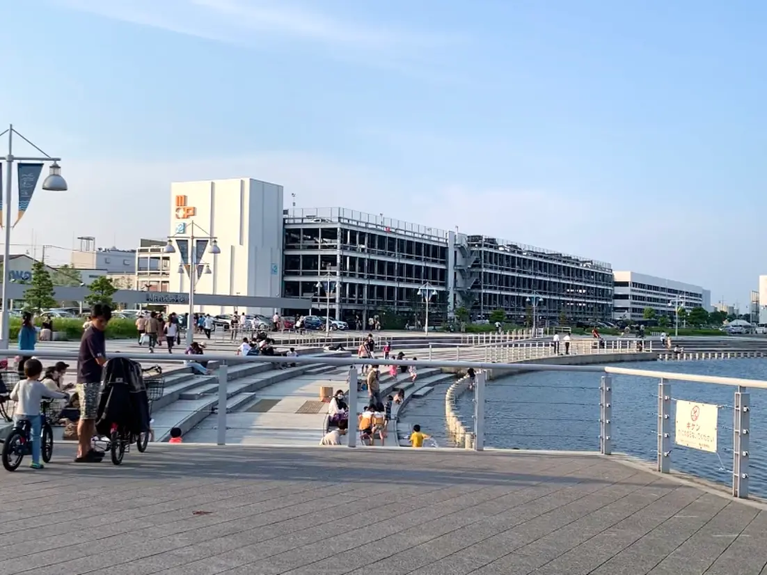 ハーバーゲート前広場