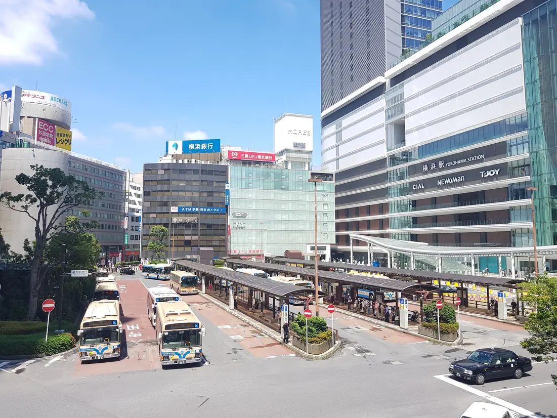 横浜駅 西口前