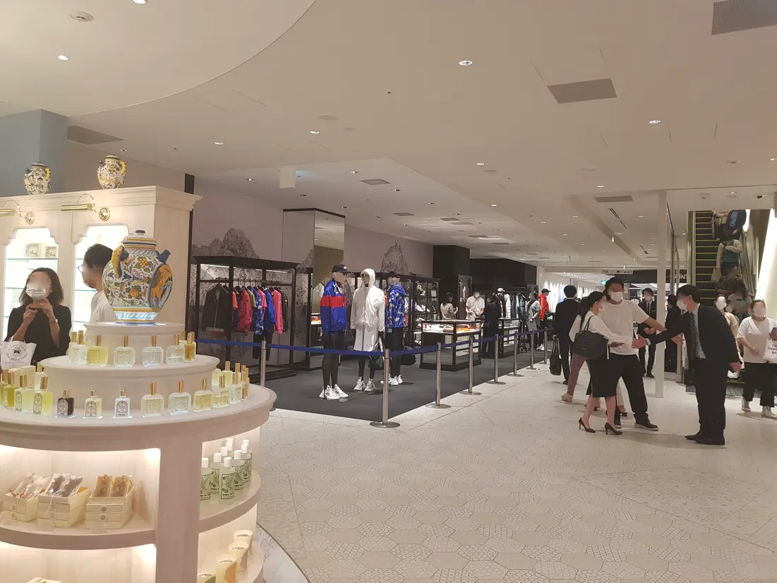 ファッションフロア