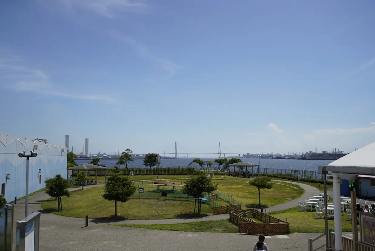 しおかぜ広場