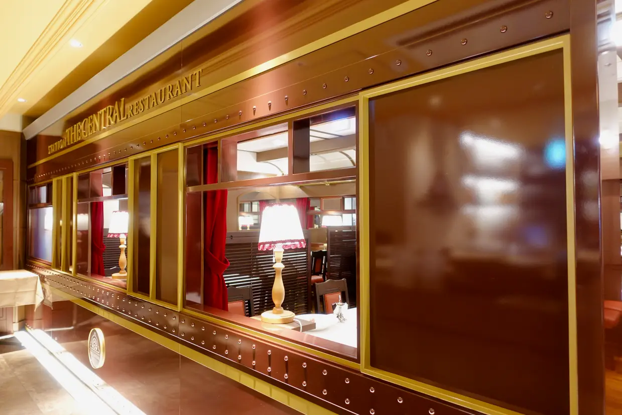 STATION RESTAURANT THE CENTRAL　店内