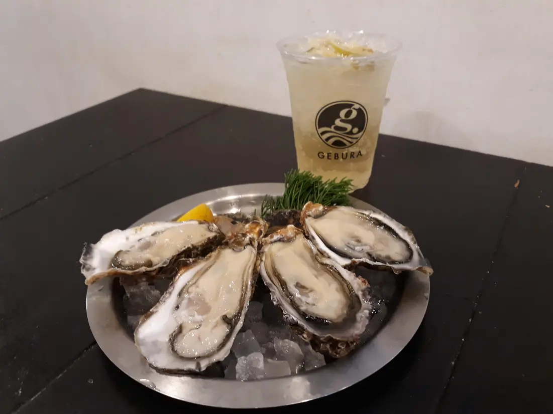 「牡蠣屋」牡蠣の食べ比べセット