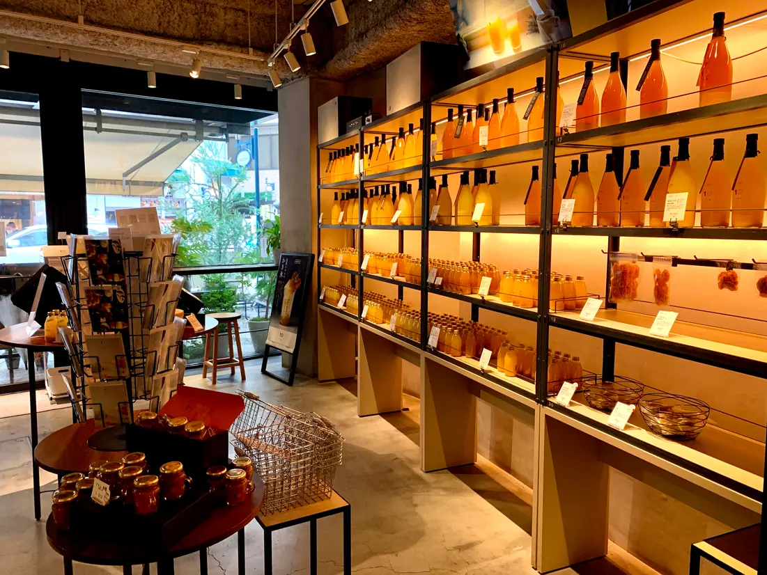 10FACTORY 松山本店 内観