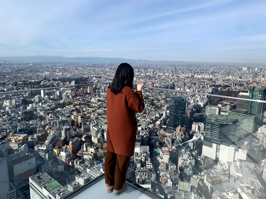 ガラス壁から顔を出せる一角も