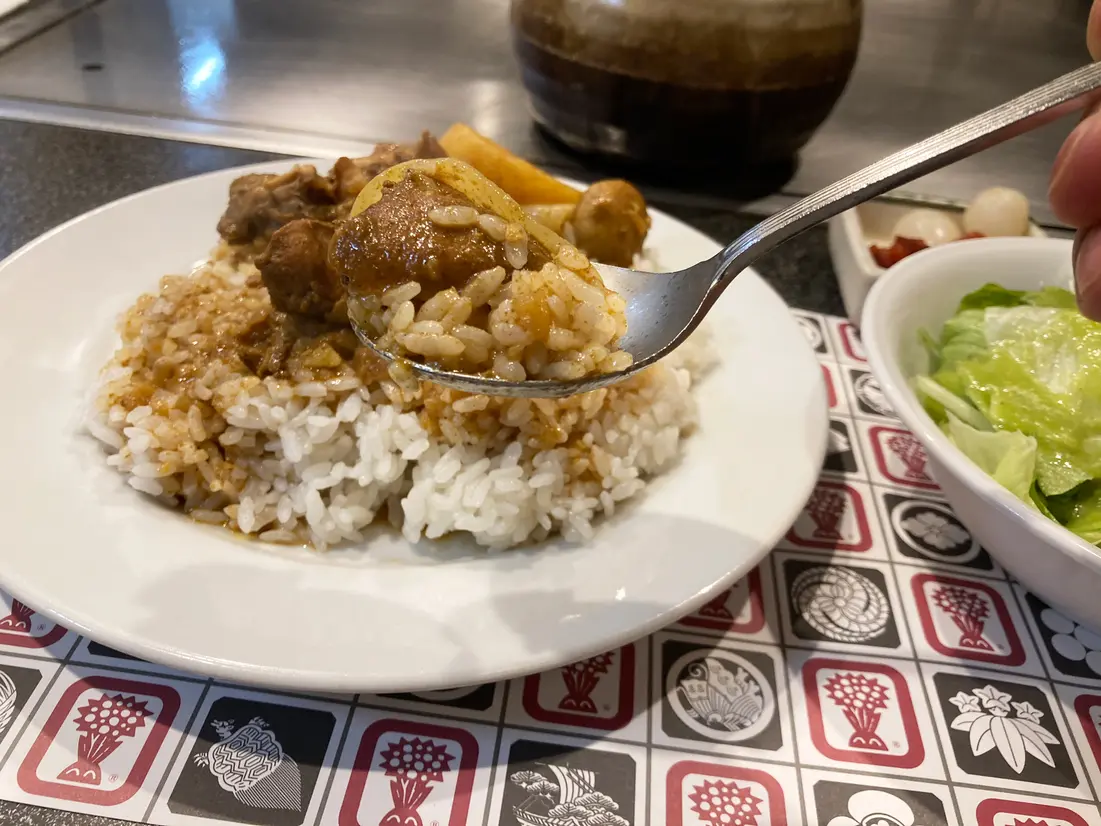 ご飯にかけていただくと心地よい辛さが