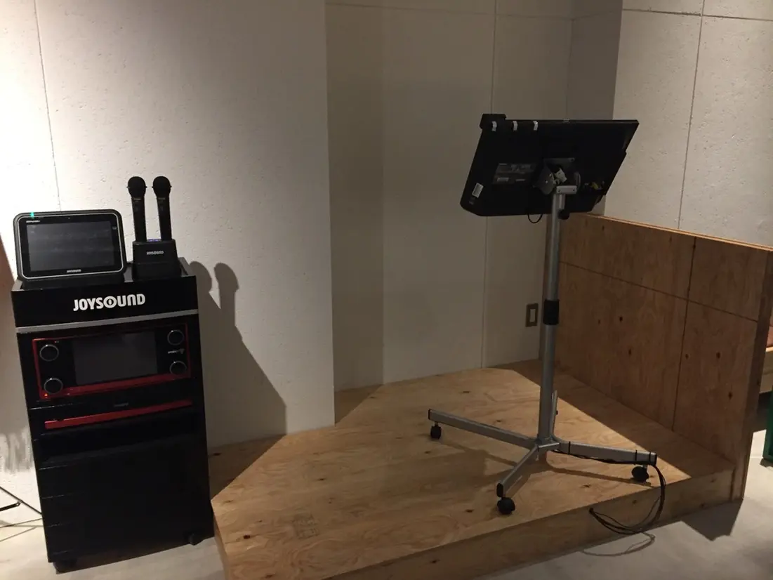 ステージ�のあるカラオケ