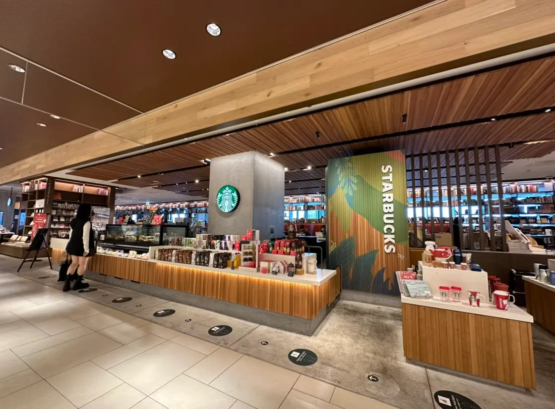 TSUTAYA BOOKSTOREに併設されたスターバックス