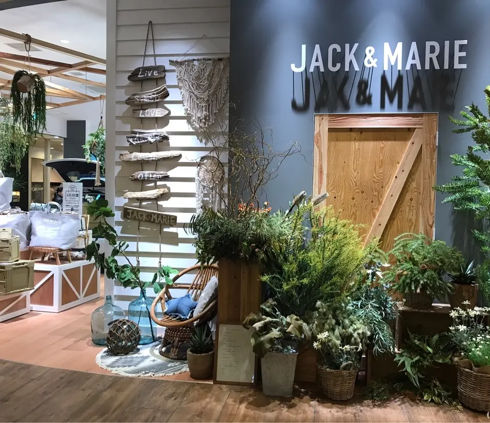JACK & MARIE(ジャック アンド マリー)