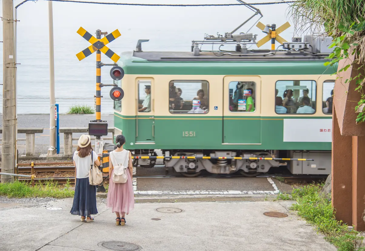 江ノ電　鎌倉高校前駅付近
