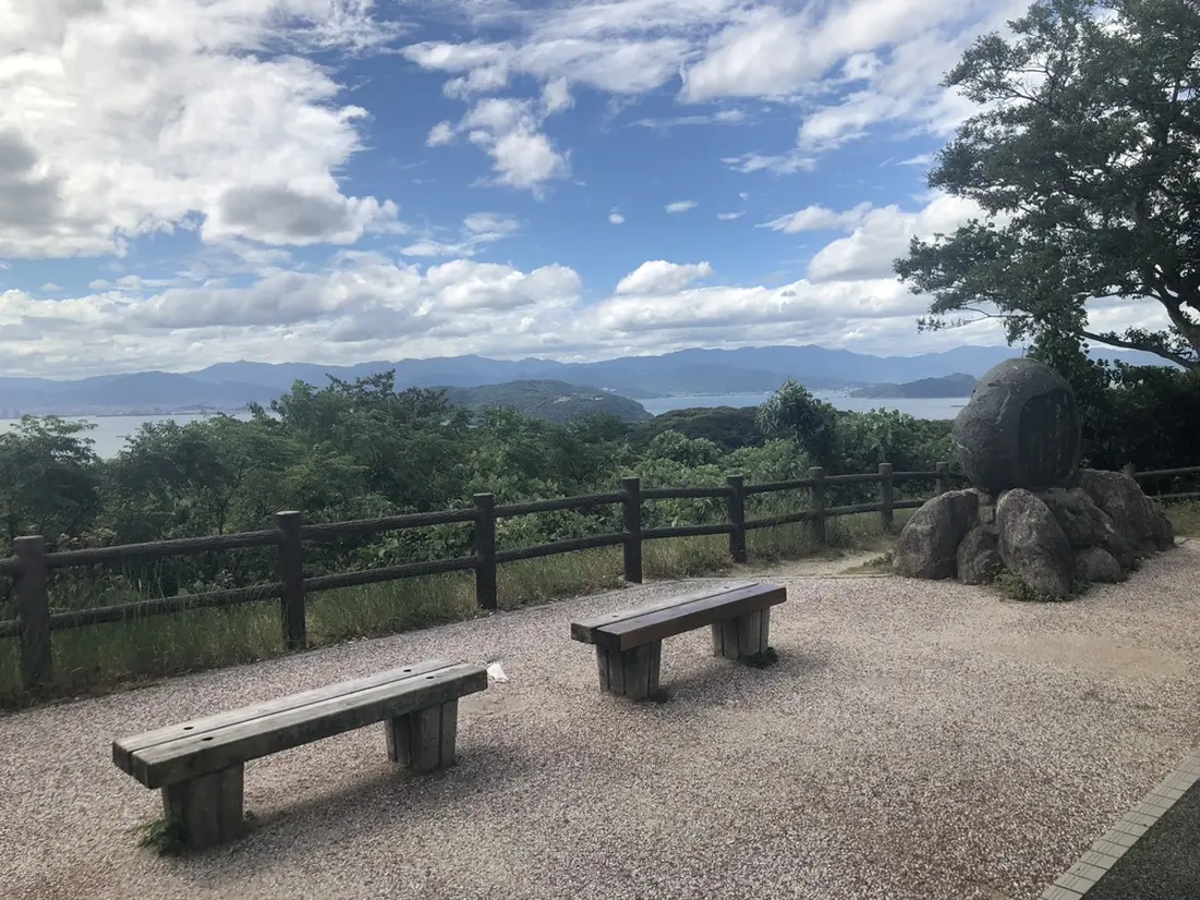 潮見公園　ベンチ