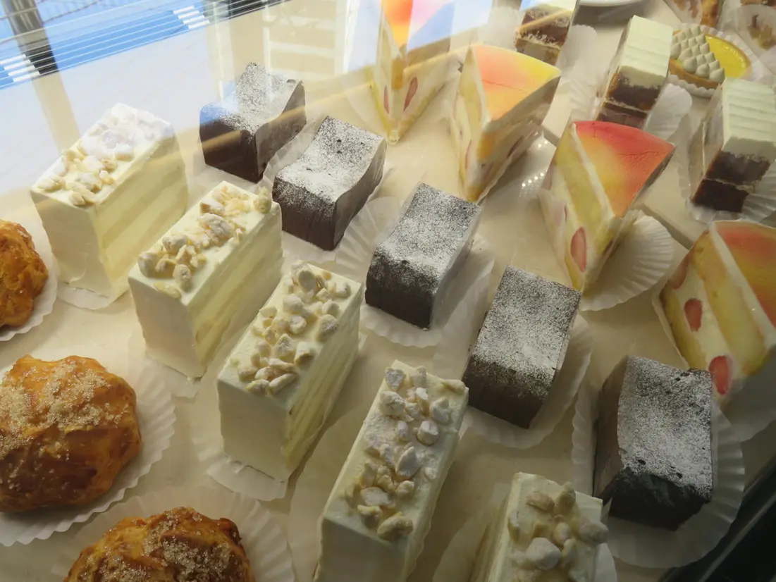 Megan - Bar & Patisserie ケーキ各種