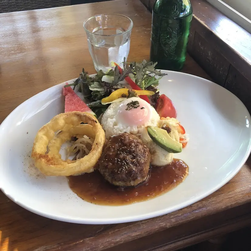 SUNSETカフェ ロコモコ丼