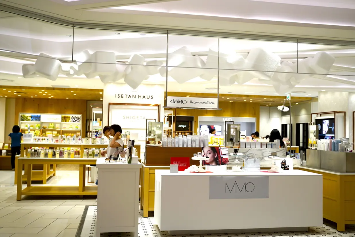 ISETAN HOUSE 化粧品売り場
