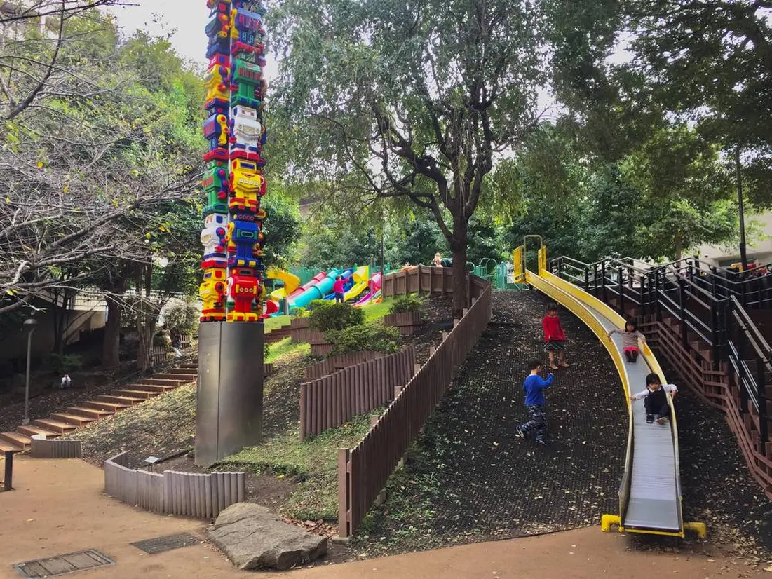 さくら坂公園 （ロボロボ公園）