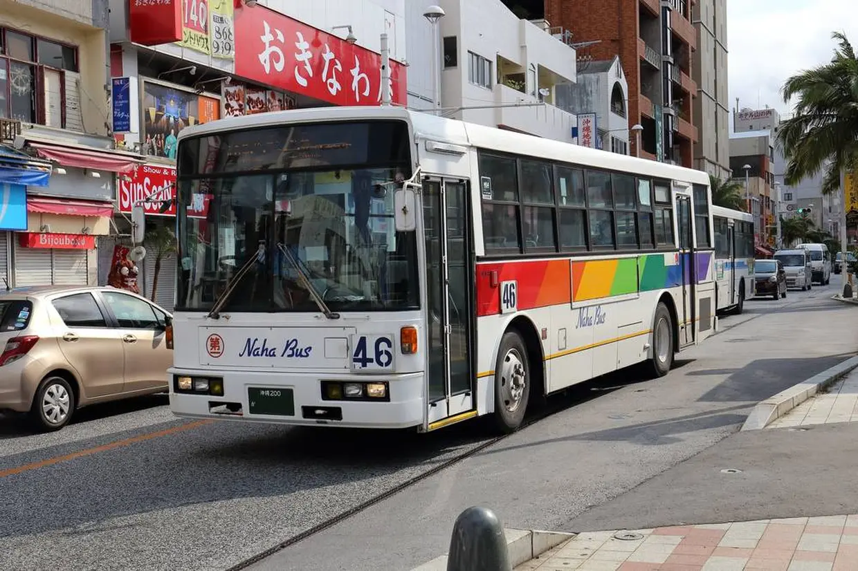 バス