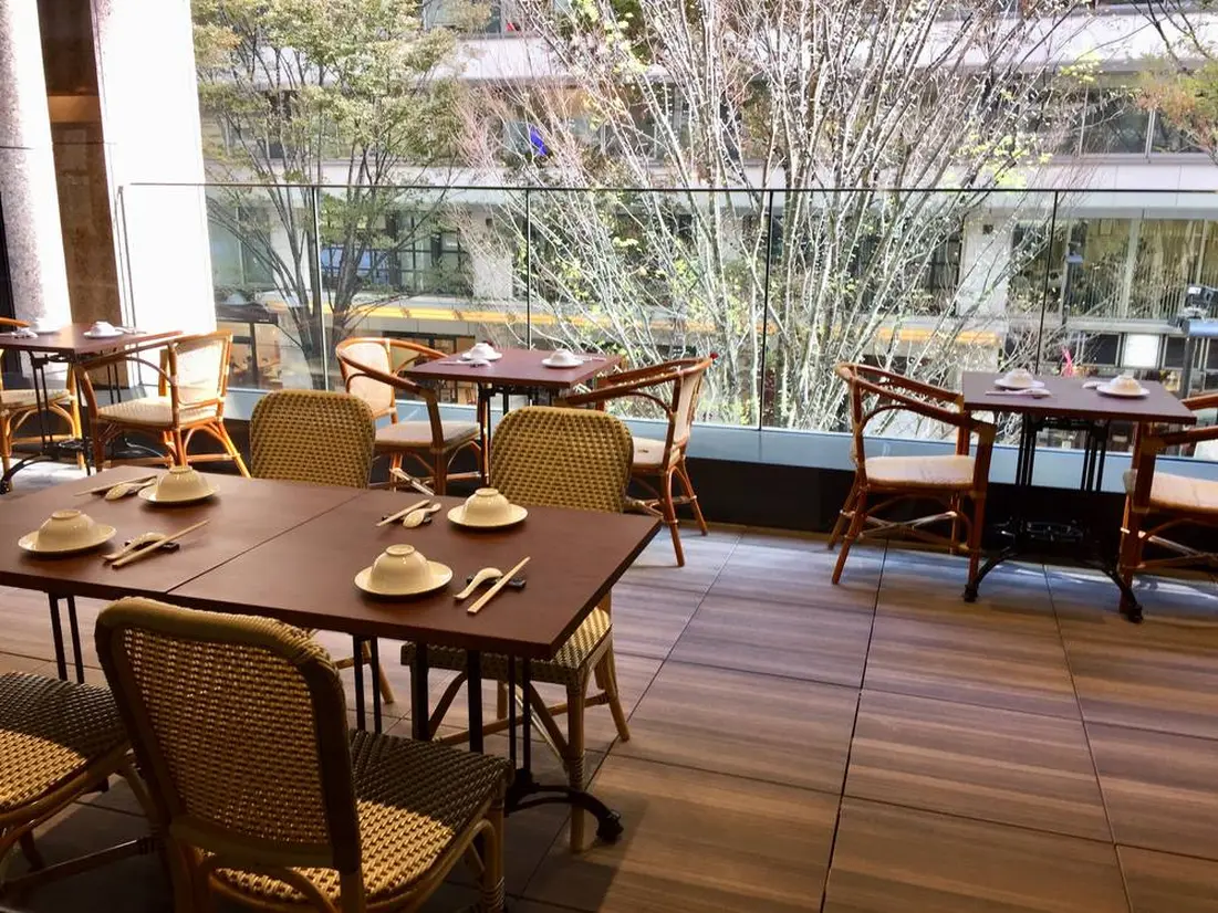 Morton's The Steakhouse Marunouchi のテラス席