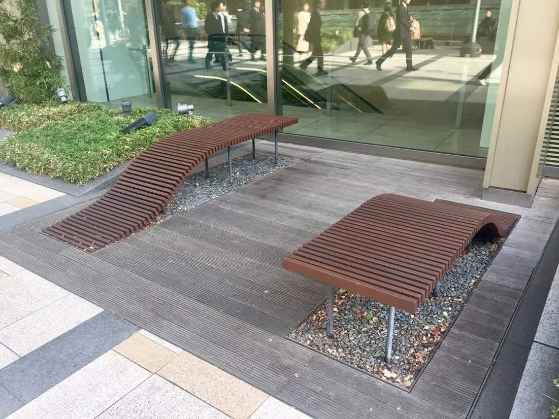 ベンチ