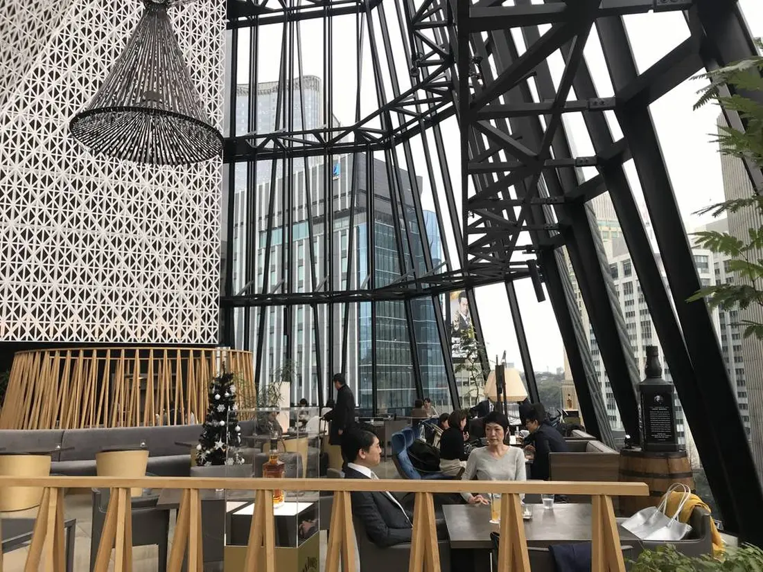 KIRIKO LOUNGE（キリコラウンジ）