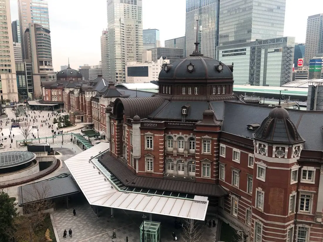 KITTE屋上庭園から見た丸の内駅舎