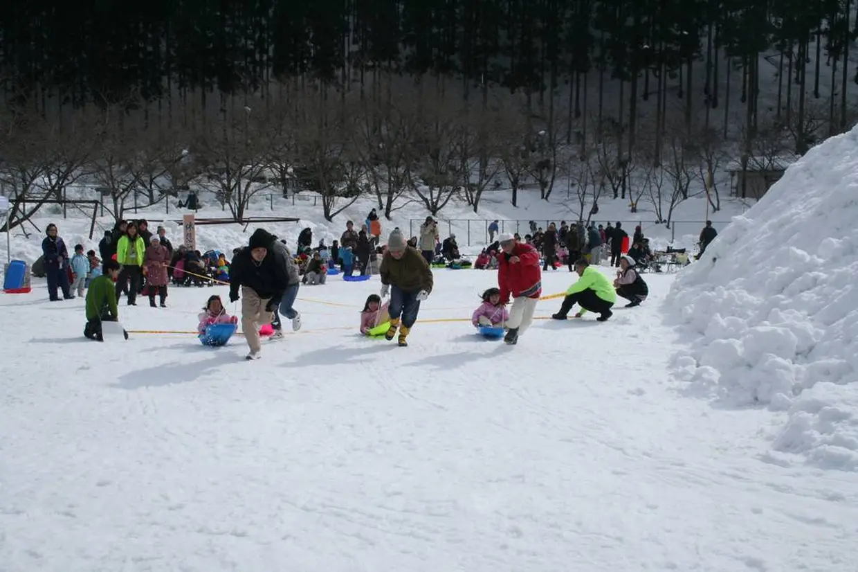 雪まつりの様子（提供：南丹市美山観光まちづくり協会）