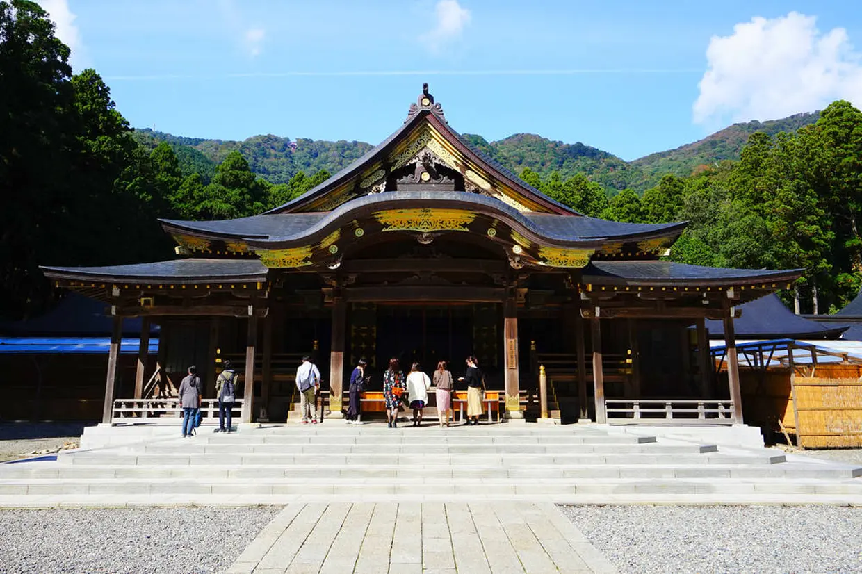 彌彦神社
