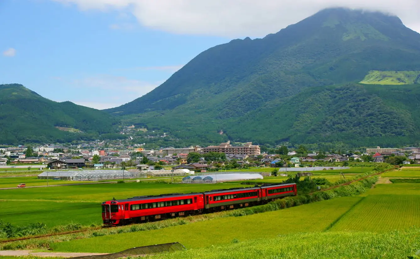 由布院温泉旅行ガイド！人気エリアや見どころ・アクセス情報が満載！のカバー画像