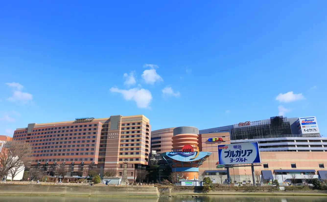 【キャナルシティ博多楽しみ方ガイド】様々な面から魅力を徹底解剖！大型複合施設で一日中楽しもうのカバー画像