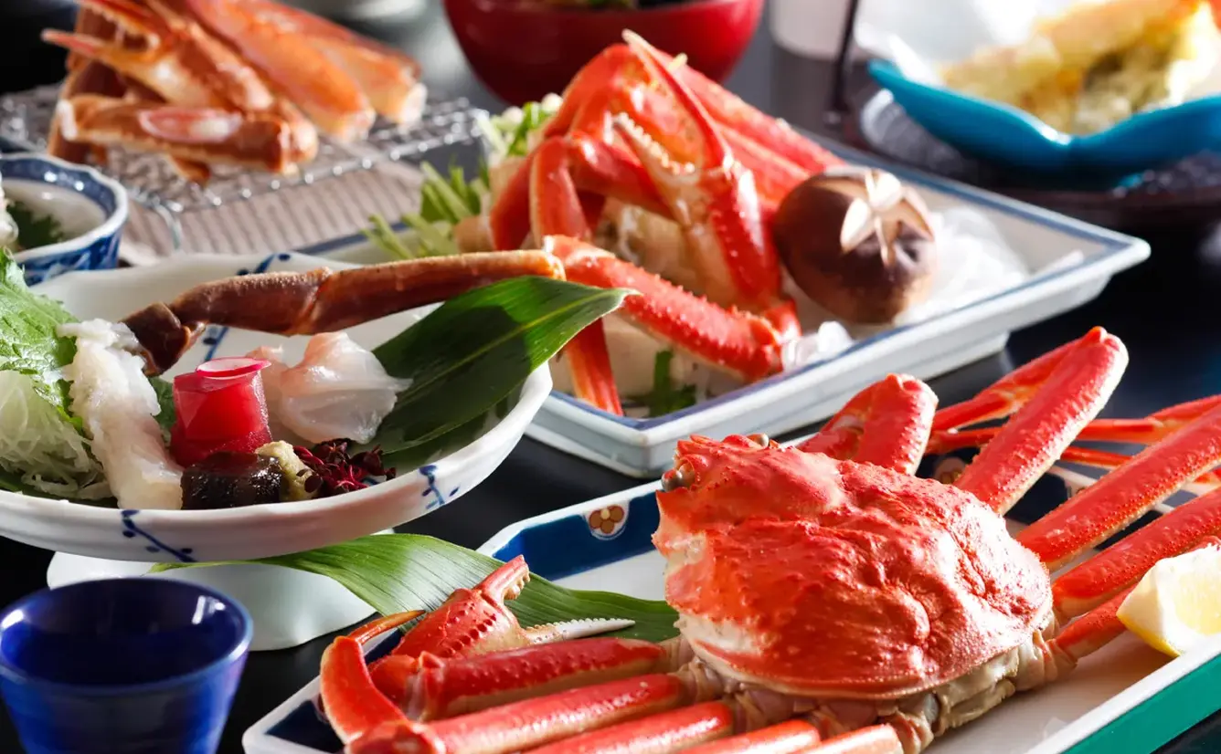 【2025年秋最新】蟹・松茸料理が絶品！紅葉名所のオススメ温泉宿特集｜城崎・上高地・加賀温泉郷エリアのカバー画像