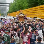 【2026年】靖國神社「みたままつり」完全ガイド｜3万灯の提灯・参拝方法・夕方から楽しめるプランを紹介