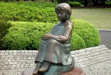 山下公園の赤い靴はいてた女の子像