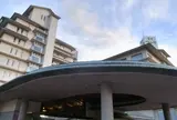 皆生つるや