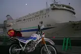 ライダーは空が明るくなると共に行動開始する