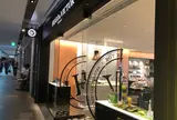 ユーゴ・アンド・ヴィクトール表参道ヒルズ店