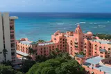 The Royal Hawaiian（ロイヤル ハワイアン ホテル）から船旅は始まります。