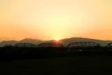 夕日と伊吹山