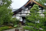 芳春院