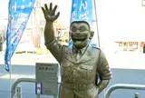 亀有のこち亀像