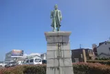 岩田康郎像