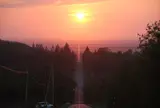 天に続く道