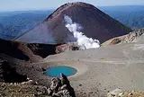 雌阿寒岳