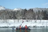 川を渡るぼんでん