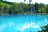 青い池